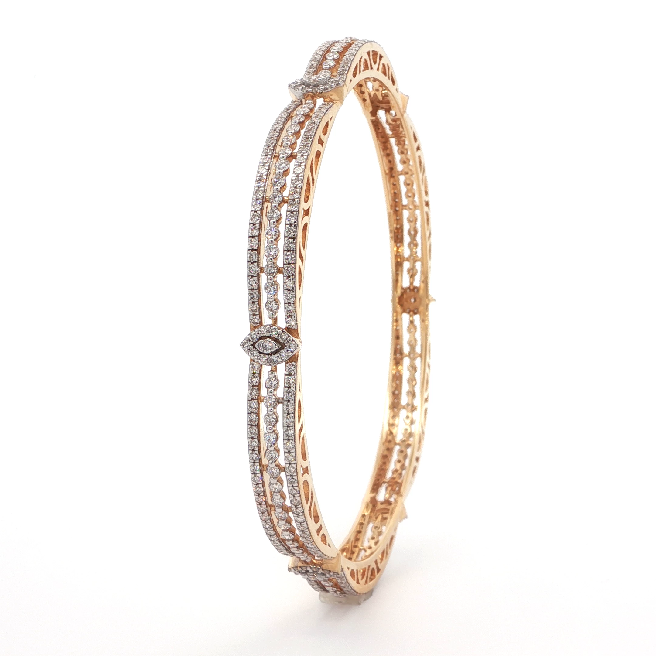 7.94 carat Diamond Bangle Set in Yellow Gold