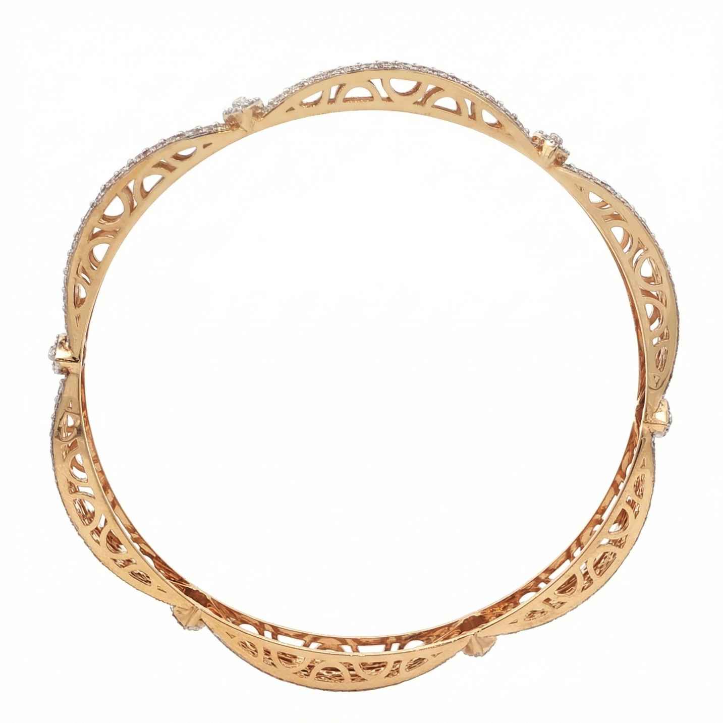 3.97 CT DIAMOND BANGLE