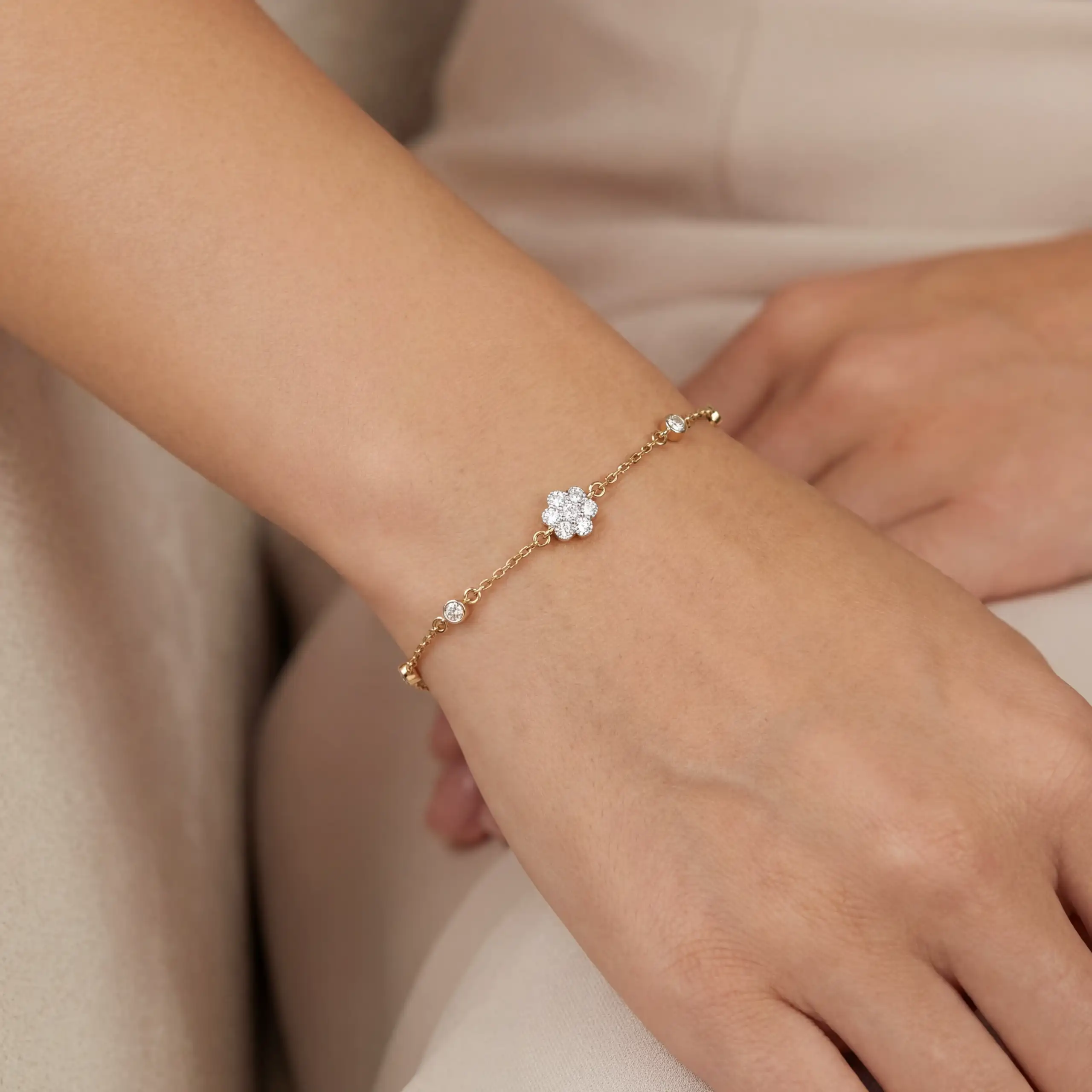 0.5-carat-Cluster-Diamond-Minimal-Bracelet-3-scaled-1.webp
