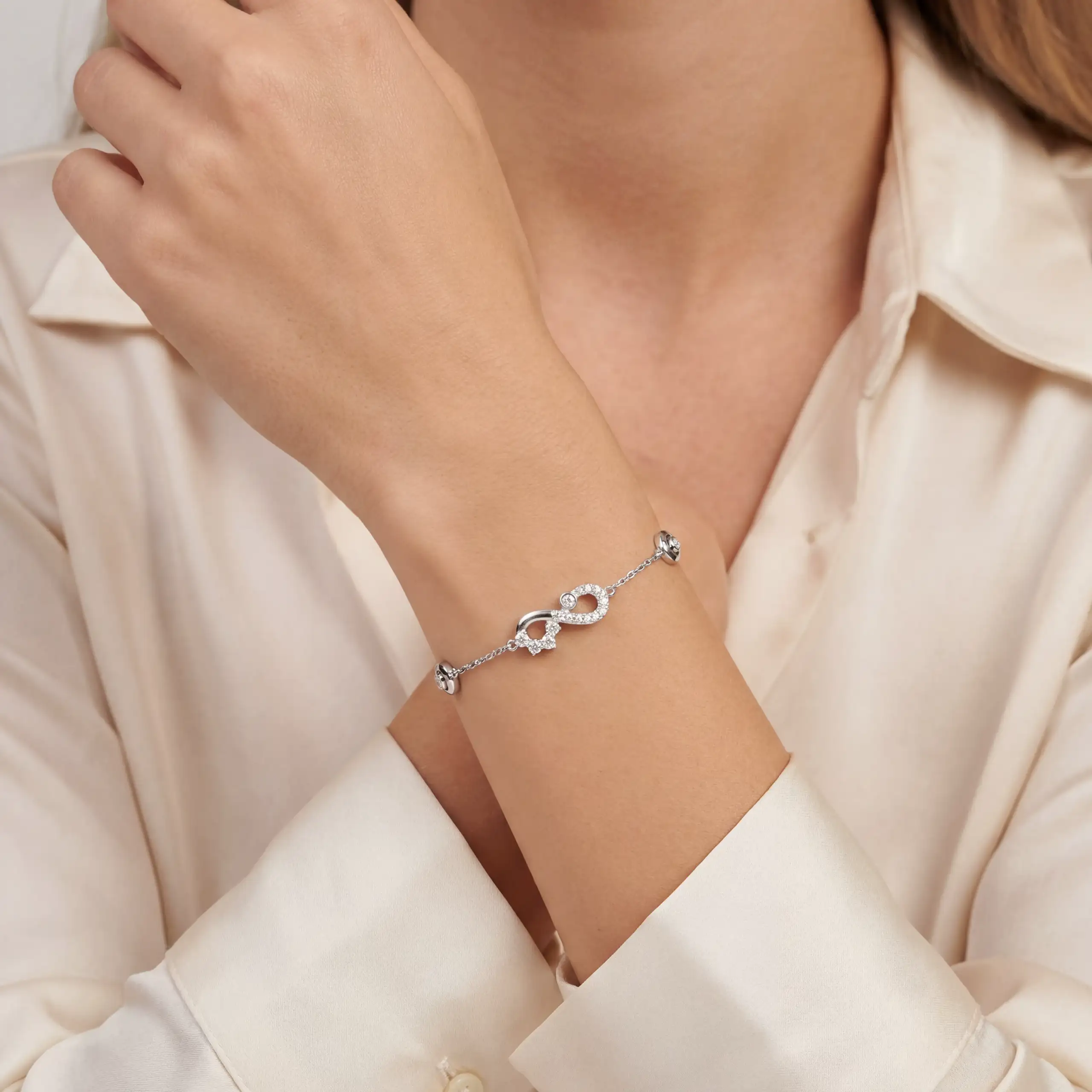 Infinity-Diamond-Minimal-Bracelet-3-scaled-1.webp