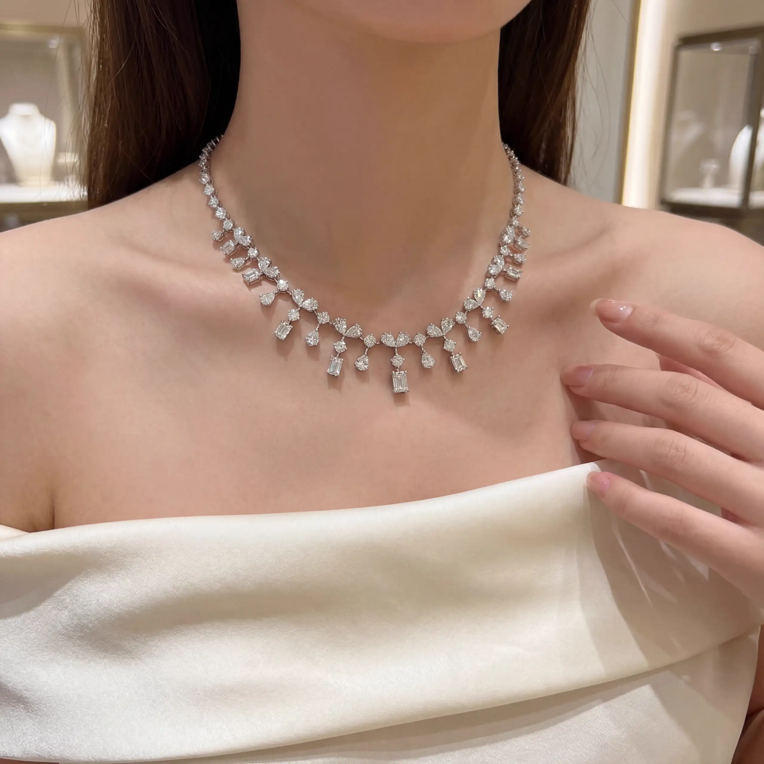 TRINITY DIAMOND NECKLACE